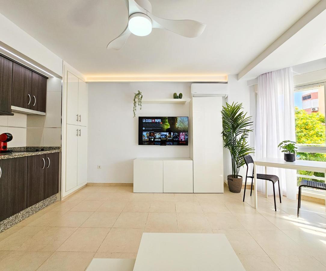 Estudio Vip Mediterraneo - Alojamientos La Torre Torre Del Mar Buitenkant foto