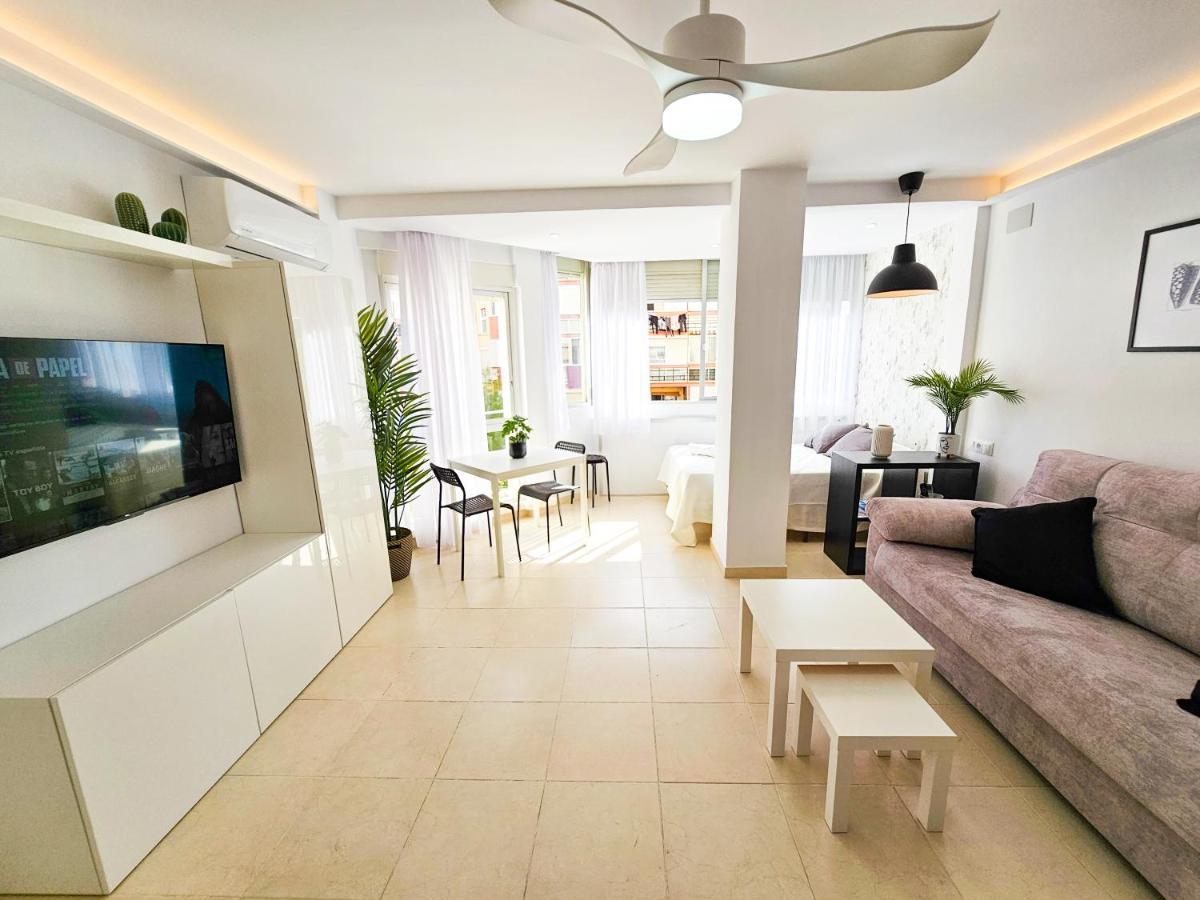 Estudio Vip Mediterraneo - Alojamientos La Torre Torre Del Mar Buitenkant foto